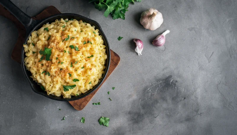 Macaronis au roquefort et aux noisettes