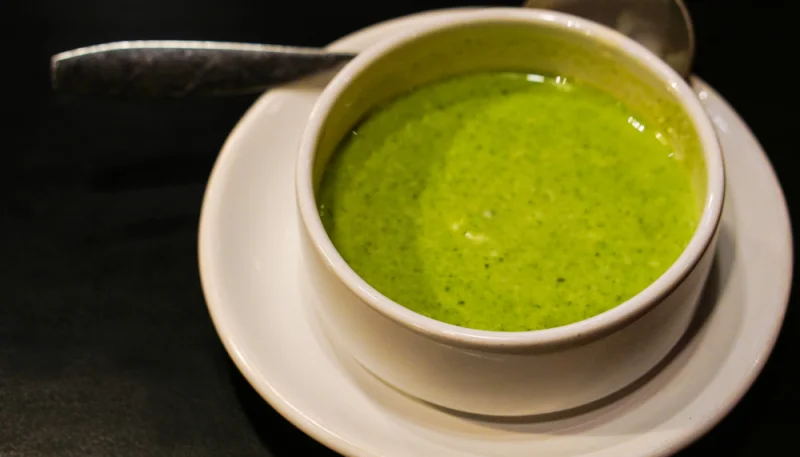 Soupe de fanes de radis