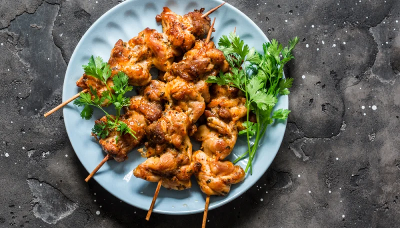 Canard à l'orange en brochettes