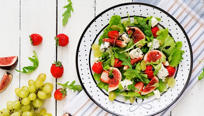 Salade aux fruits et au fromage