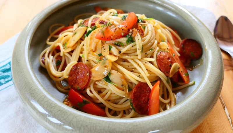 Spaghetti au pesto et chorizo