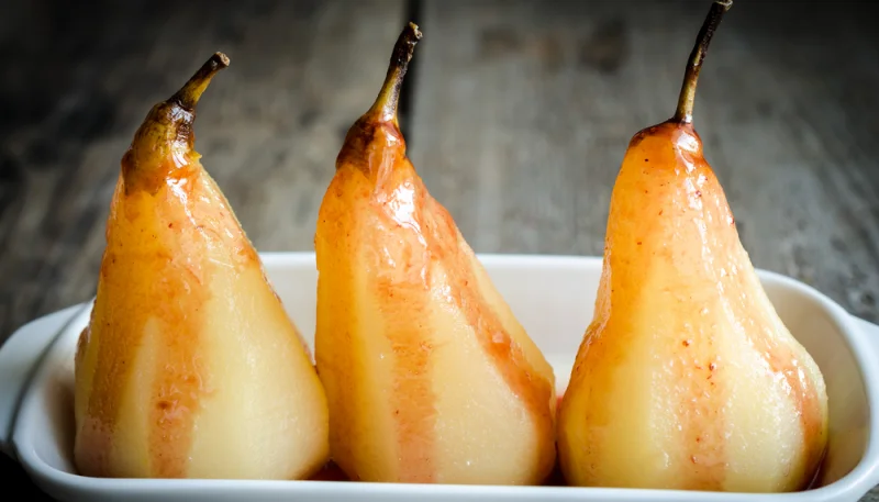 Poires pochées aux épices