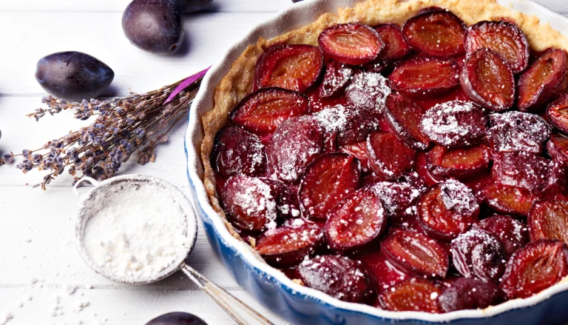 Tarte aux prunes et lavande