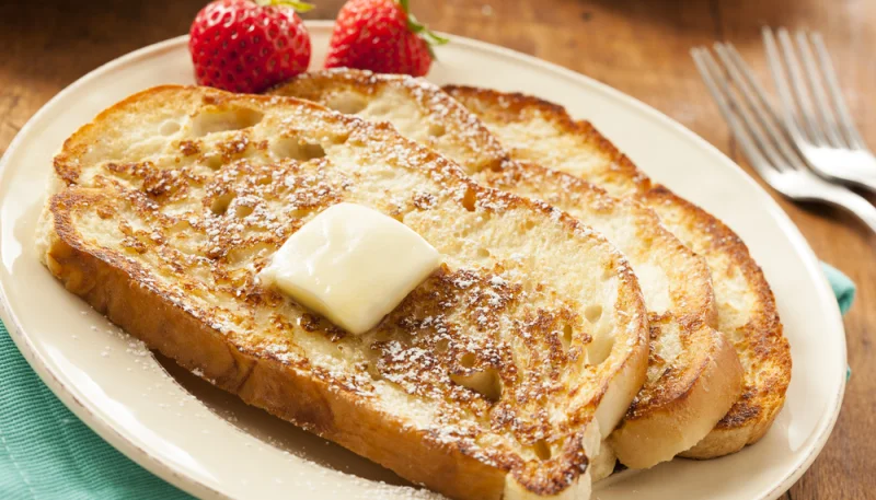 Brioche perdue à la cannelle et aux fraises