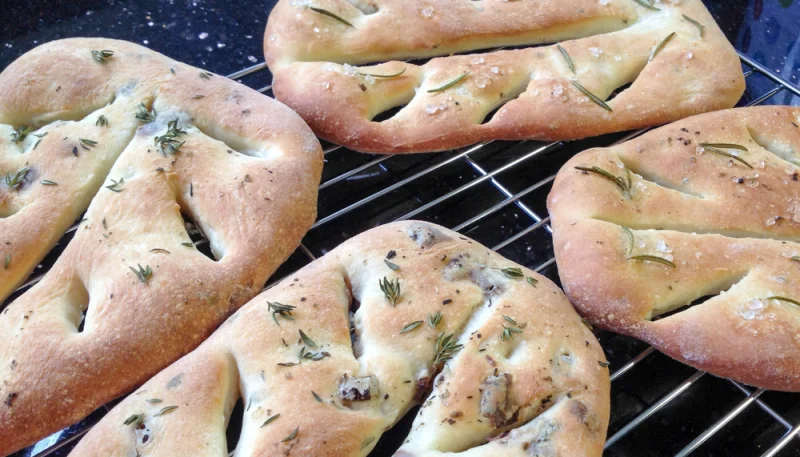 Fougasse au lard et à l'oignon