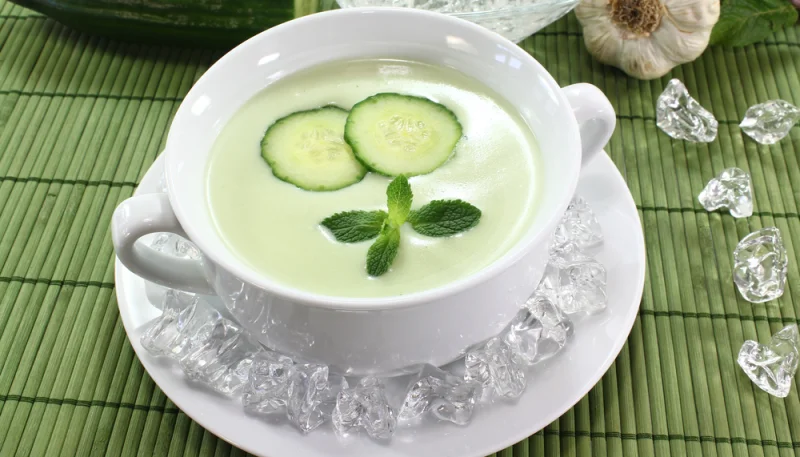 Soupe glacée de concombre