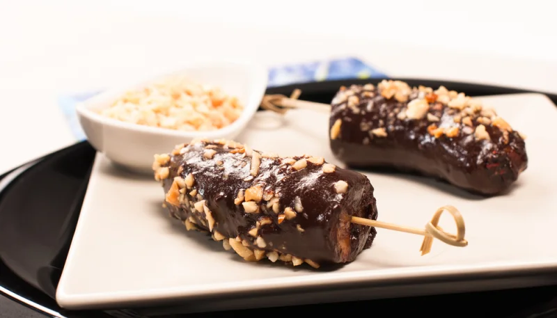 Sucettes banane, chocolat et pralin