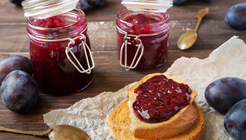 Confiture de prunes rouges