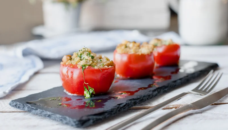 Tomates farcies à la semoule de couscous