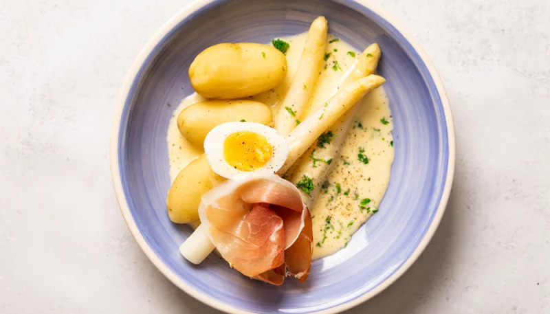 Asperges au jambon sauce hollandaise