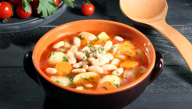 Soupe aux haricots blancs