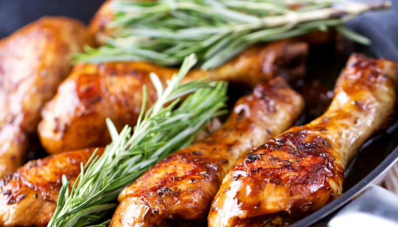 Poulet glacé au miel et à la bière