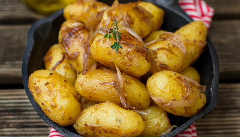 Pommes de terre rattes en cocotte