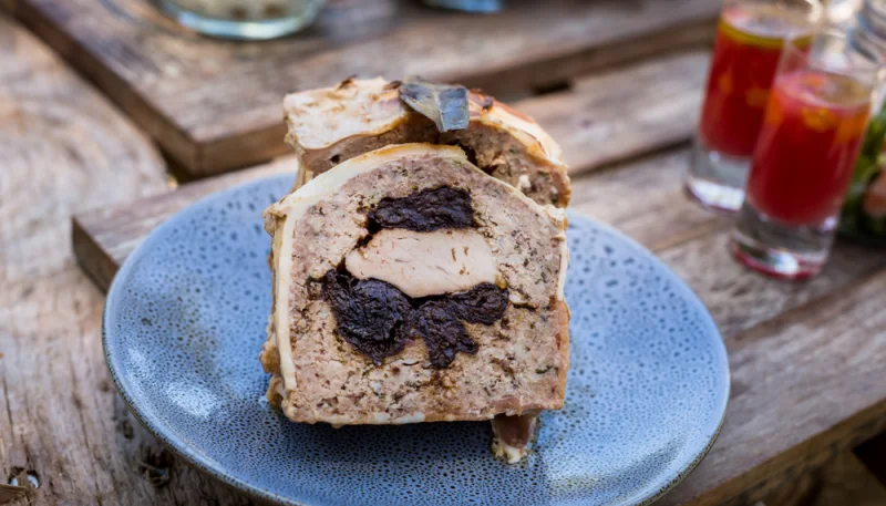 Terrine de poulet aux pruneaux