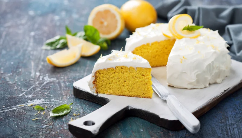 Gâteau nature et son glaçage facile au sucre