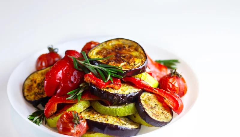 Aubergines grillées et tomates