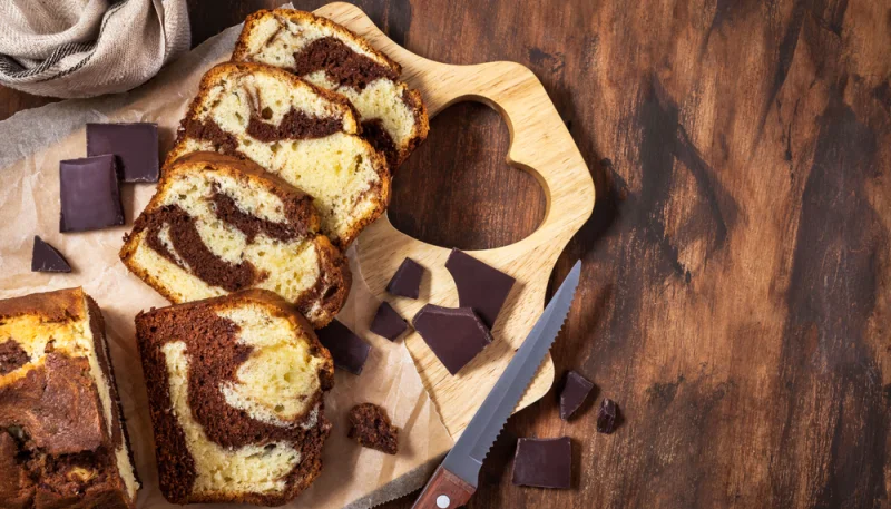 Banana bread marbré