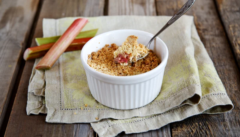 Crumble rhubarbe pistache