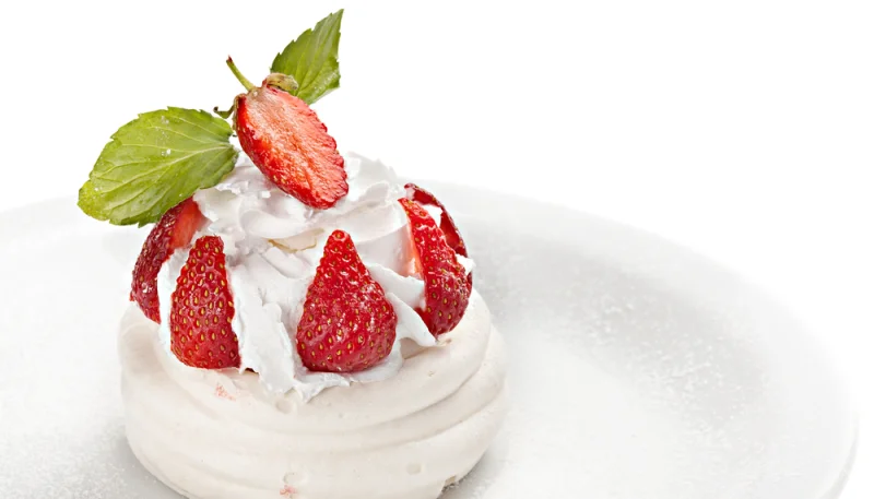 Mini-meringues fraises chantilly