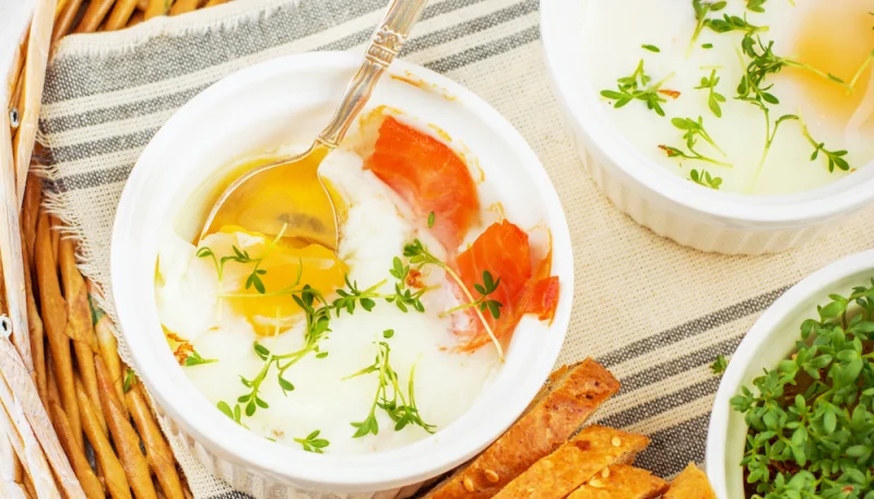 Oeufs cocottes au saumon fumé