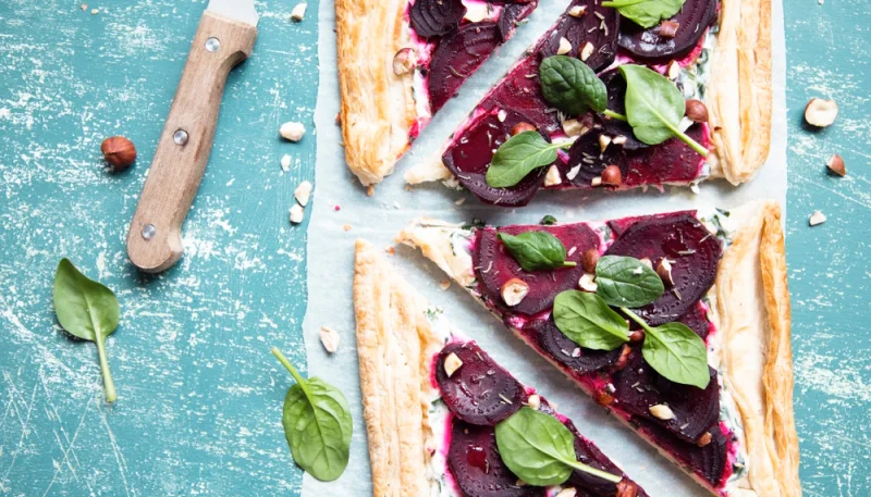 Tarte fine aux betteraves et à la feta