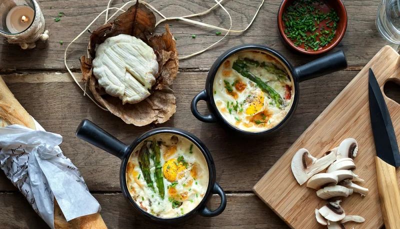 Oeufs cocotte aux pointes d'asperges