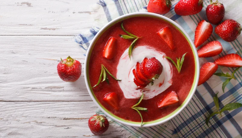 Soupe de fraises au chocolat blanc