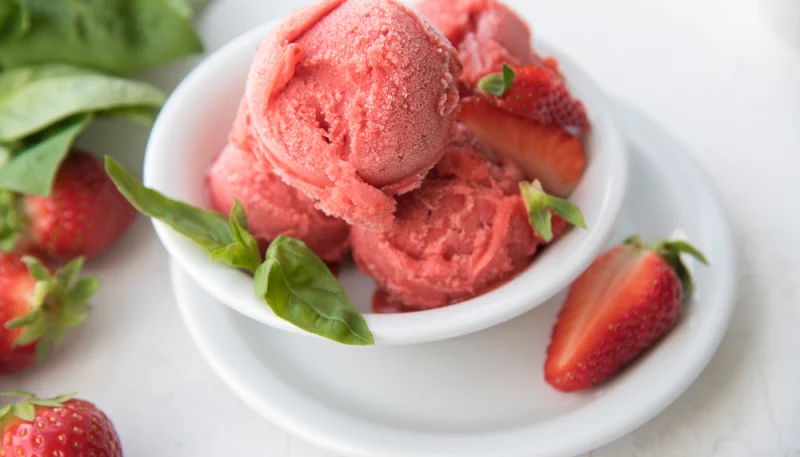 Sorbet fraises et basilic sans sorbetière