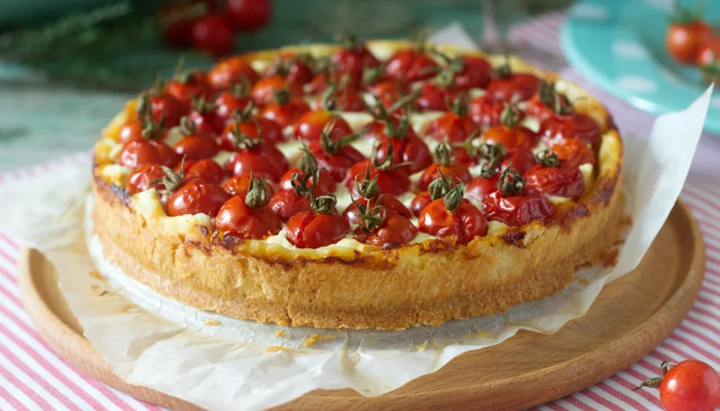 Tarte aux tomates cerise et à la mozzarella