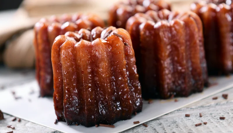 Cannelés au chèvre et olives vertes