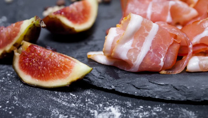 Roulés de jambon aux figues et camembert