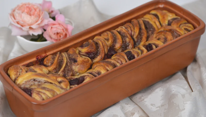 Brioche roulée à la confiture d'abricots