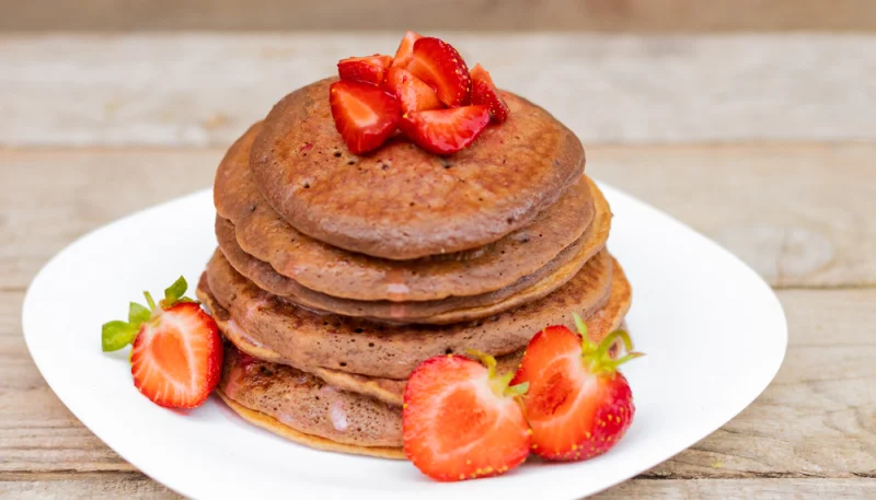 Pancakes au chocolat et lait d'amande