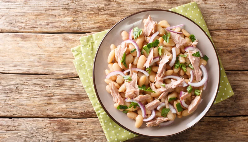 Salade express aux haricots blancs et au thon
