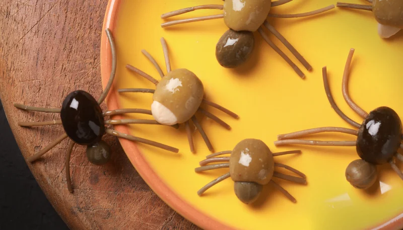 Araignées rampantes en olives à l'ail