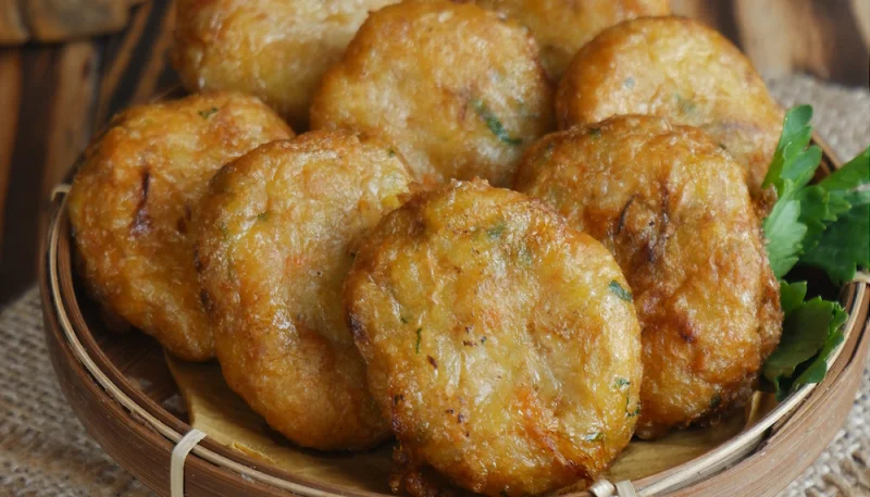 Galettes de fromage et chou-fleur