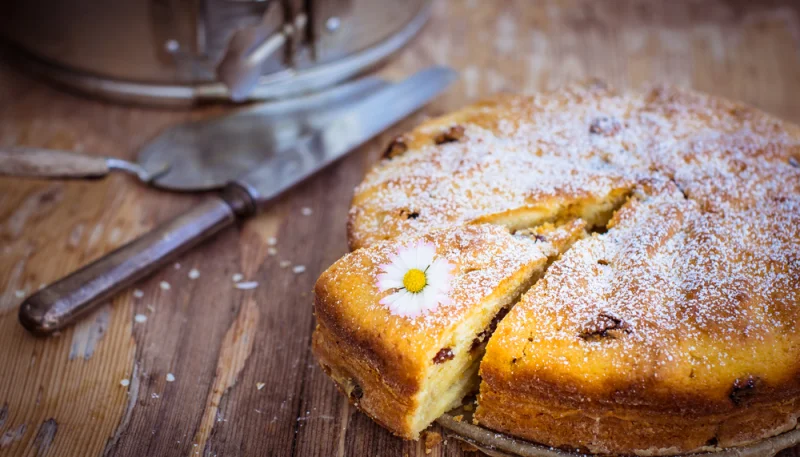 Gâteau aux pommes et raisins secs
