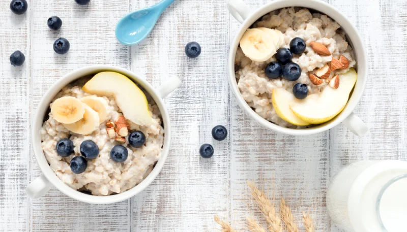 Porridge bananes-poires-myrtilles