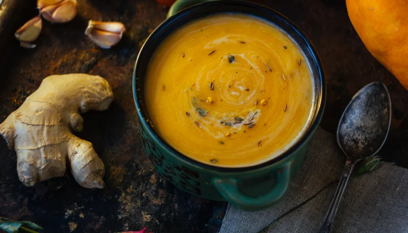 Soupe de potiron, lentilles corail et gingembre