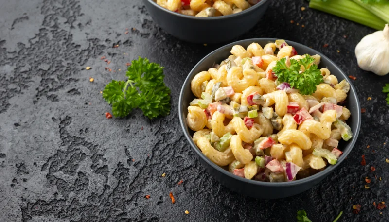 Salade de pâtes au thon et petits légumes