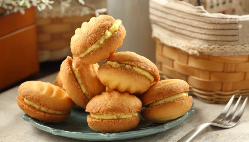 Sablés à la crème pâtissière citronnée