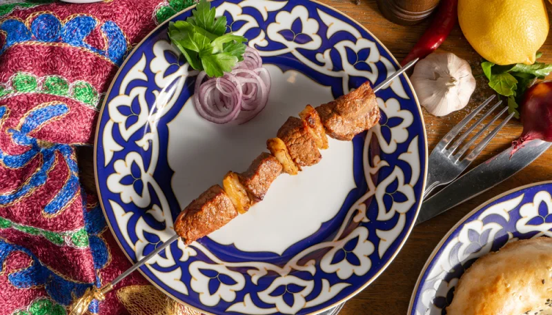 Brochettes d'agneau au citron et aux asperges