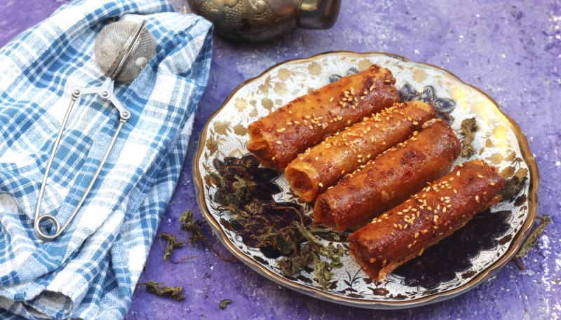 Cigares aux dattes, pistaches et amandes