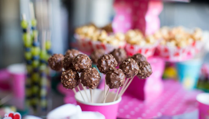 Sucettes choco-noisettes façon cake-pops