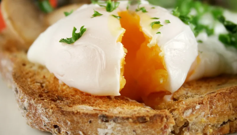 Oeufs pochés au micro-ondes