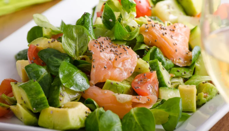 Salade au saumon fumé