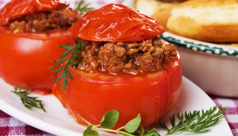 Tomates farcies à la viande hachée