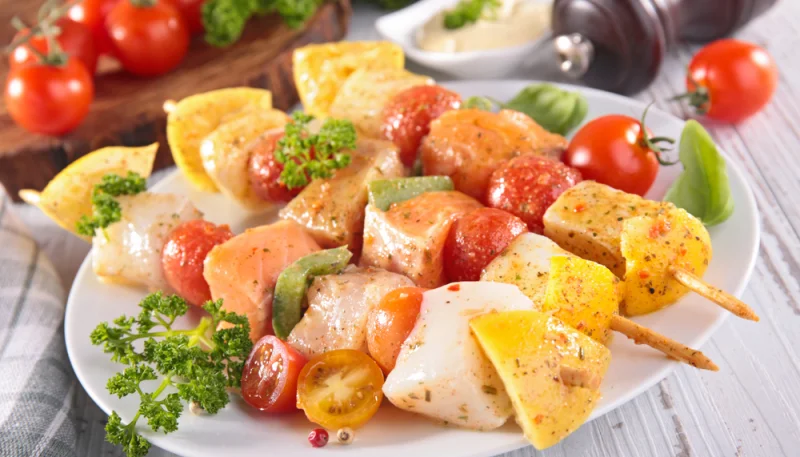 Brochettes aux deux poissons