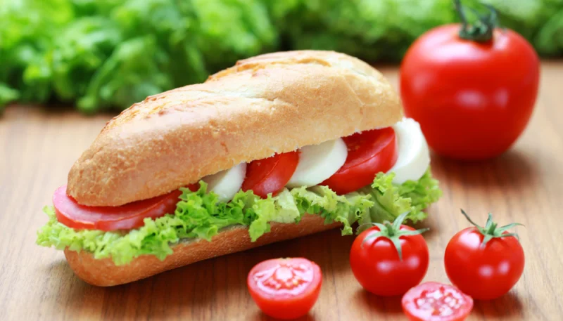Pains à la tomate et mozzarella