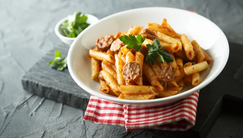 Pâtes aux tomates, chorizo et ricotta